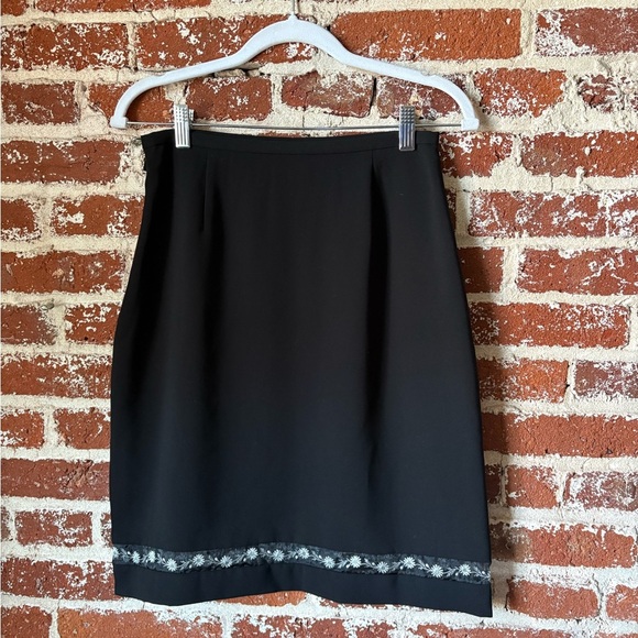 Y2K Freeport Studio Black Knee Length Skirt with Daisy Design at bottom - Picture 3 of 5